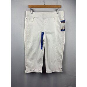 Women’s Gloria Vanderbilt Size 10 White Embroidered Capri Pants